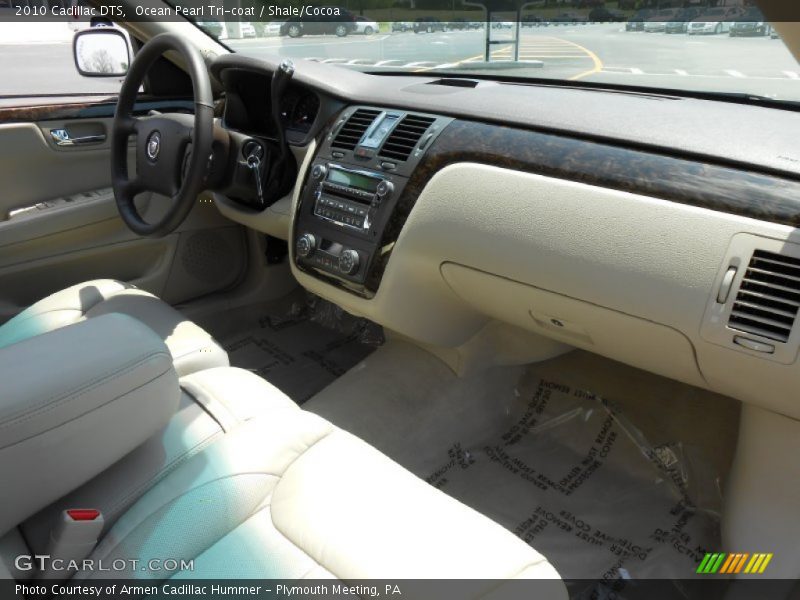 Ocean Pearl Tri-coat / Shale/Cocoa 2010 Cadillac DTS