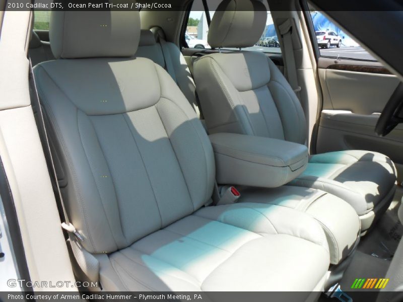Ocean Pearl Tri-coat / Shale/Cocoa 2010 Cadillac DTS