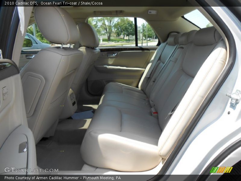 Ocean Pearl Tri-coat / Shale/Cocoa 2010 Cadillac DTS