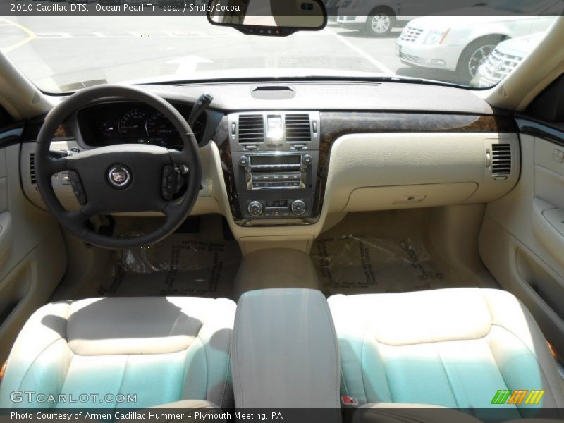 Ocean Pearl Tri-coat / Shale/Cocoa 2010 Cadillac DTS