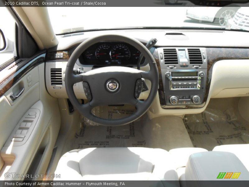 Ocean Pearl Tri-coat / Shale/Cocoa 2010 Cadillac DTS