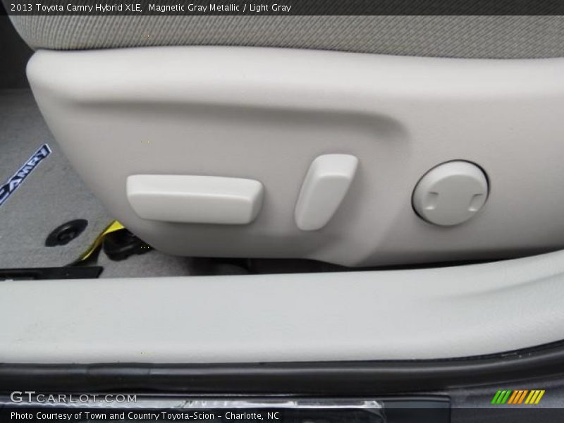 Magnetic Gray Metallic / Light Gray 2013 Toyota Camry Hybrid XLE