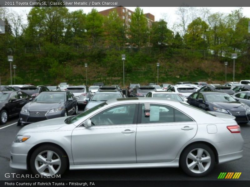 Classic Silver Metallic / Dark Charcoal 2011 Toyota Camry SE