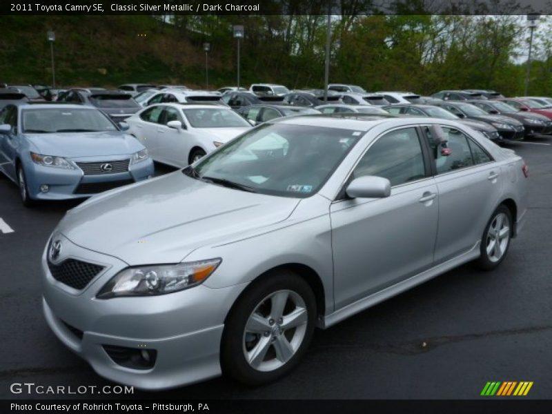Classic Silver Metallic / Dark Charcoal 2011 Toyota Camry SE