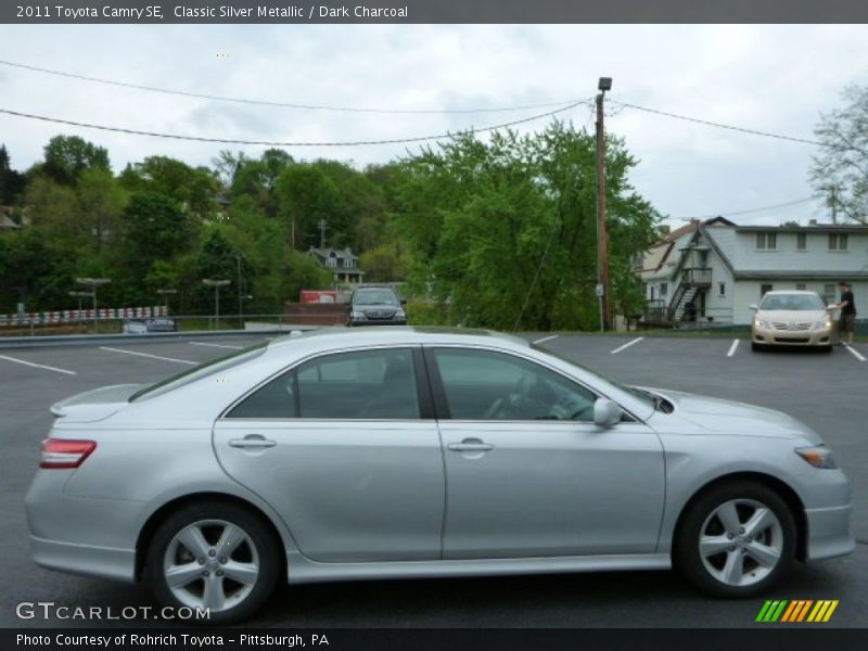 Classic Silver Metallic / Dark Charcoal 2011 Toyota Camry SE