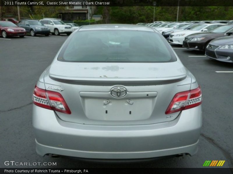 Classic Silver Metallic / Dark Charcoal 2011 Toyota Camry SE