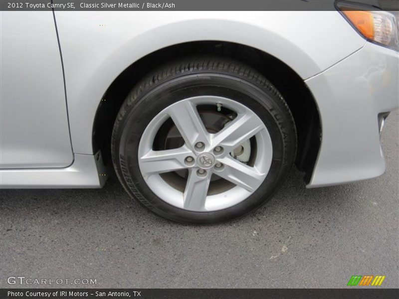 Classic Silver Metallic / Black/Ash 2012 Toyota Camry SE