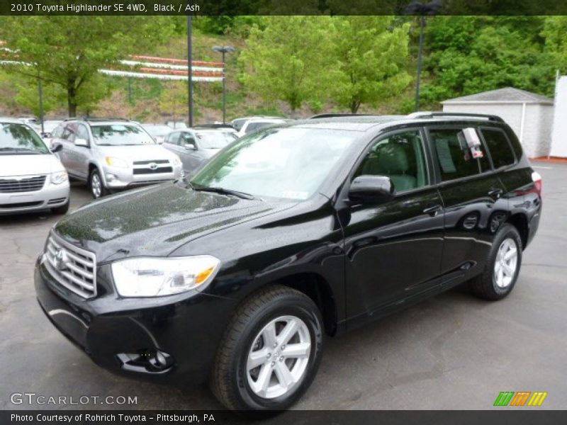 Front 3/4 View of 2010 Highlander SE 4WD