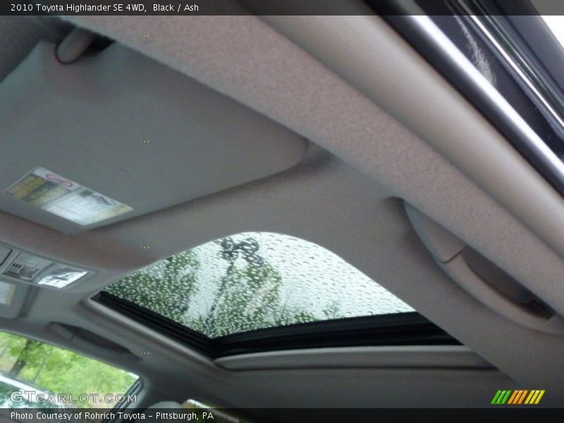 Black / Ash 2010 Toyota Highlander SE 4WD
