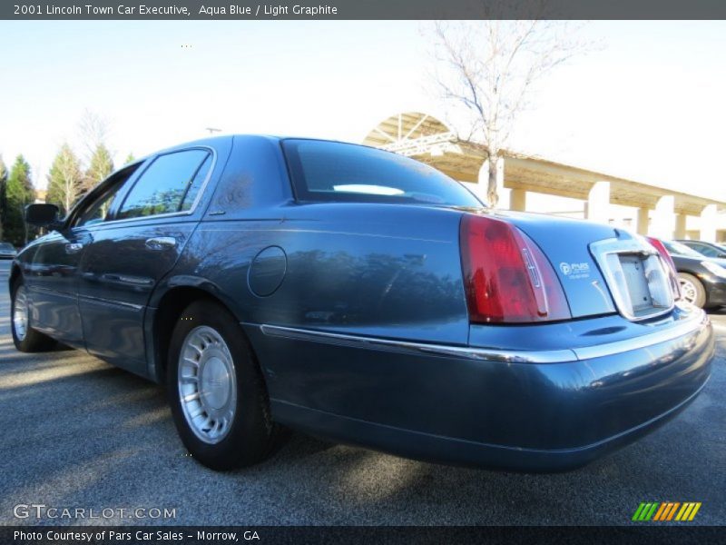 Aqua Blue / Light Graphite 2001 Lincoln Town Car Executive