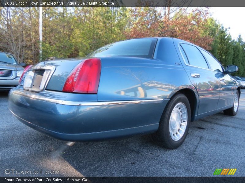 Aqua Blue / Light Graphite 2001 Lincoln Town Car Executive