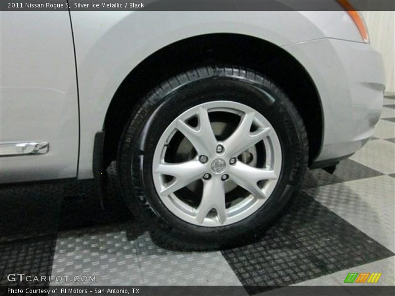 Silver Ice Metallic / Black 2011 Nissan Rogue S