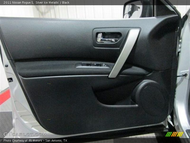 Silver Ice Metallic / Black 2011 Nissan Rogue S