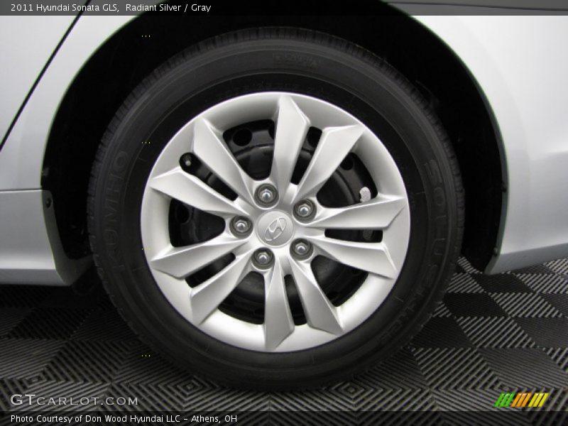 Radiant Silver / Gray 2011 Hyundai Sonata GLS