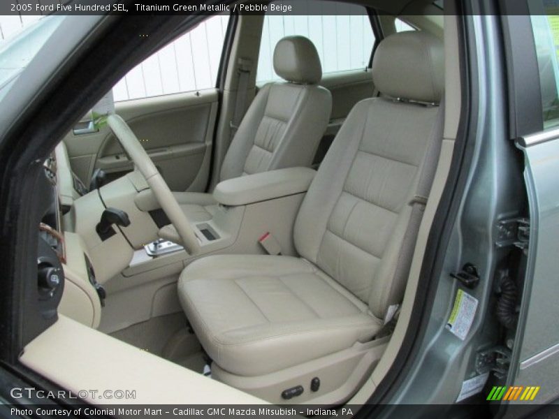 Front Seat of 2005 Five Hundred SEL