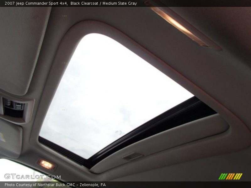 Black Clearcoat / Medium Slate Gray 2007 Jeep Commander Sport 4x4