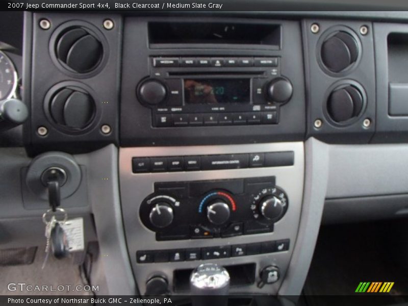 Black Clearcoat / Medium Slate Gray 2007 Jeep Commander Sport 4x4