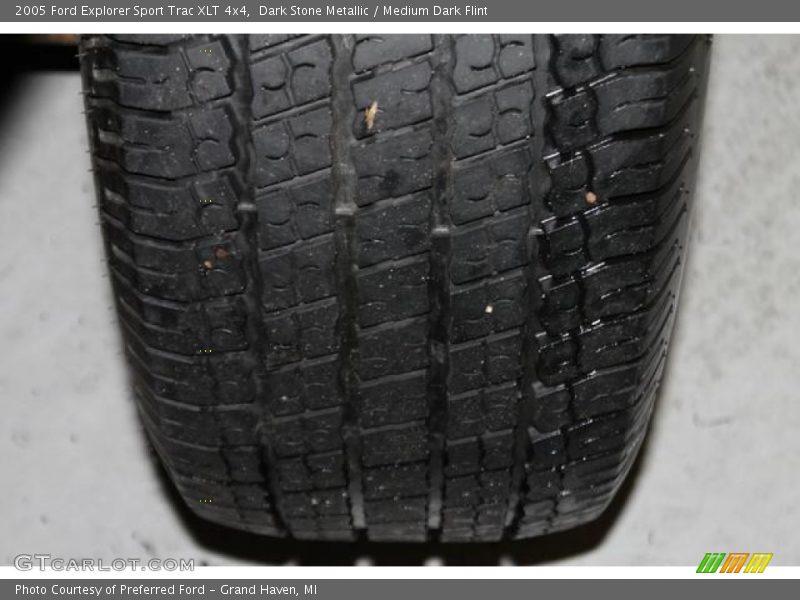 Dark Stone Metallic / Medium Dark Flint 2005 Ford Explorer Sport Trac XLT 4x4