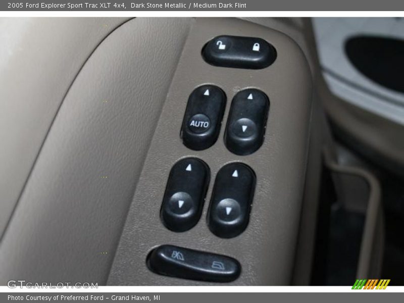 Dark Stone Metallic / Medium Dark Flint 2005 Ford Explorer Sport Trac XLT 4x4