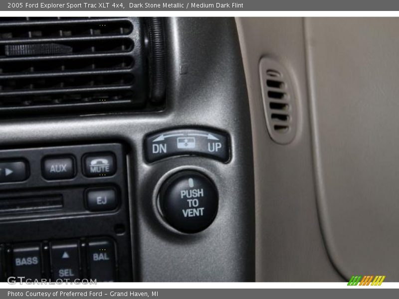 Dark Stone Metallic / Medium Dark Flint 2005 Ford Explorer Sport Trac XLT 4x4