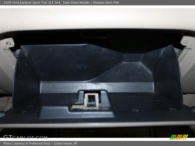 Dark Stone Metallic / Medium Dark Flint 2005 Ford Explorer Sport Trac XLT 4x4