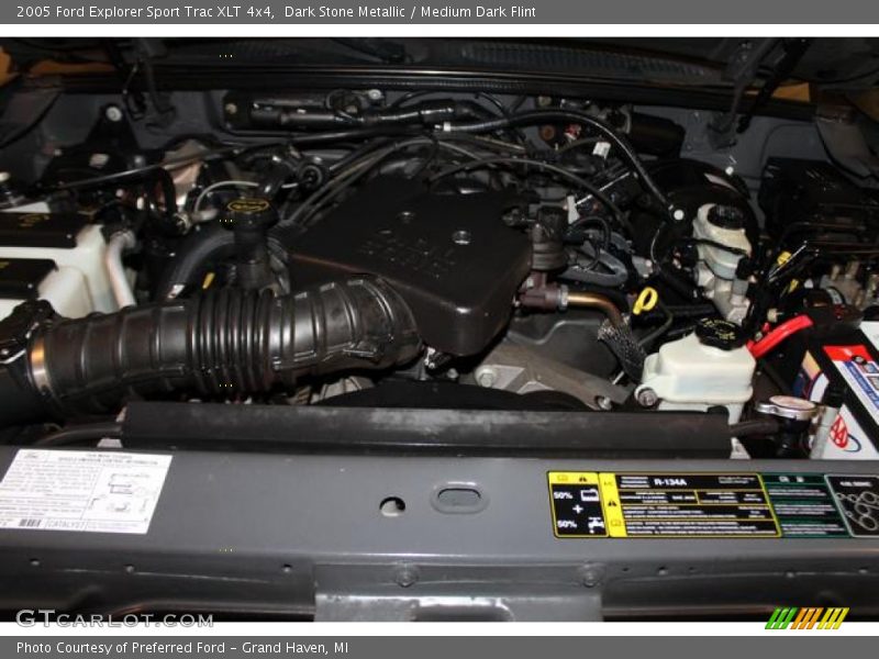 Dark Stone Metallic / Medium Dark Flint 2005 Ford Explorer Sport Trac XLT 4x4