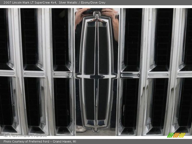 Silver Metallic / Ebony/Dove Grey 2007 Lincoln Mark LT SuperCrew 4x4