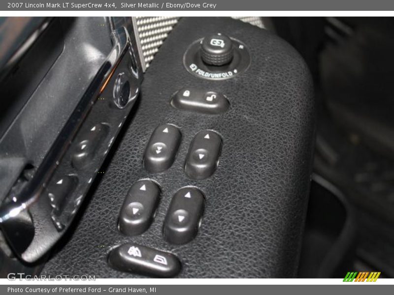 Silver Metallic / Ebony/Dove Grey 2007 Lincoln Mark LT SuperCrew 4x4