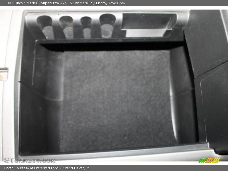 Silver Metallic / Ebony/Dove Grey 2007 Lincoln Mark LT SuperCrew 4x4