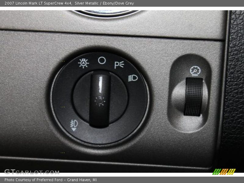Silver Metallic / Ebony/Dove Grey 2007 Lincoln Mark LT SuperCrew 4x4