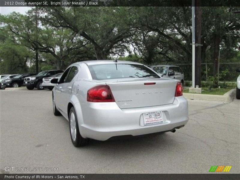 Bright Silver Metallic / Black 2012 Dodge Avenger SE