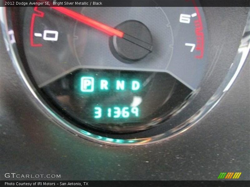 Bright Silver Metallic / Black 2012 Dodge Avenger SE