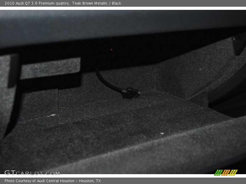 Teak Brown Metallic / Black 2010 Audi Q7 3.6 Premium quattro