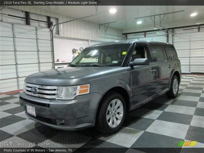 Sterling Grey Metallic / Medium Light Stone 2010 Ford Flex SE