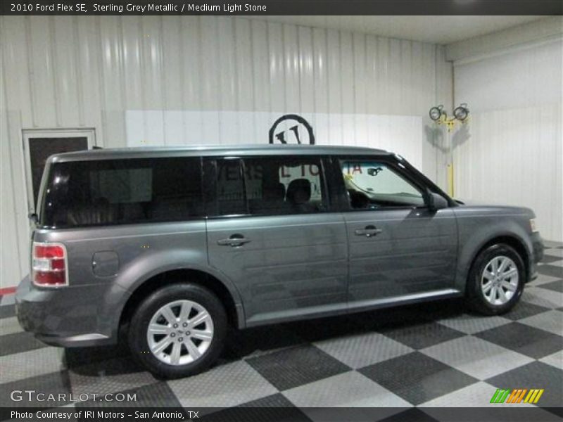 Sterling Grey Metallic / Medium Light Stone 2010 Ford Flex SE