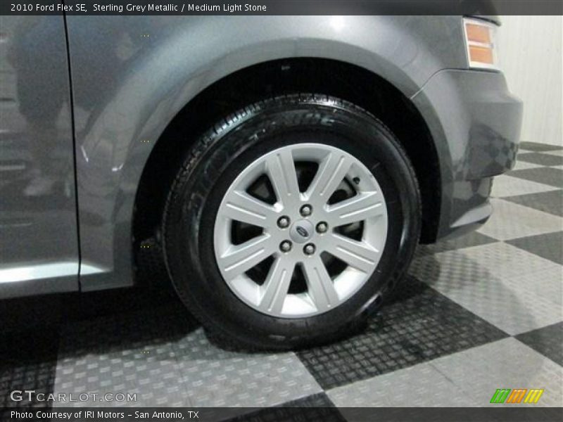 Sterling Grey Metallic / Medium Light Stone 2010 Ford Flex SE