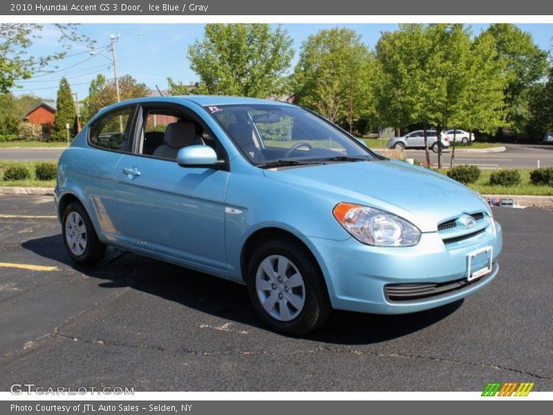 Front 3/4 View of 2010 Accent GS 3 Door