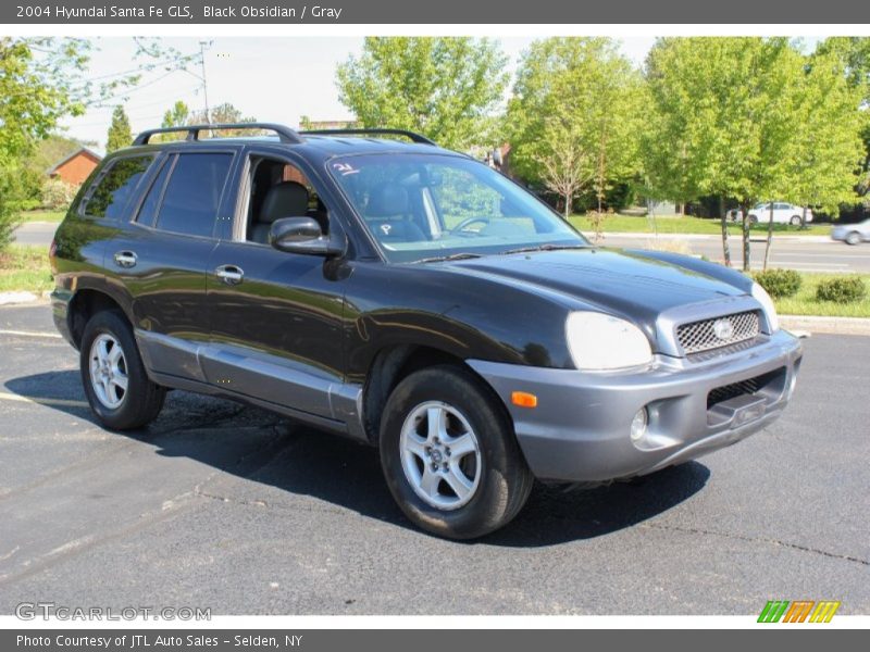 Front 3/4 View of 2004 Santa Fe GLS