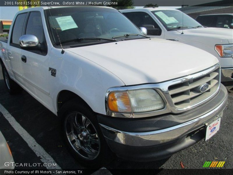 Oxford White / Medium Graphite 2001 Ford F150 XLT SuperCrew