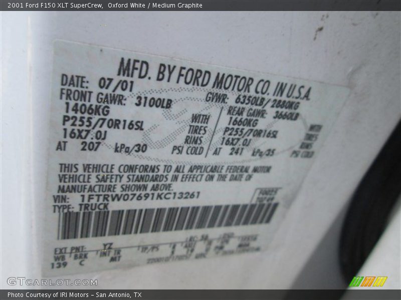 Oxford White / Medium Graphite 2001 Ford F150 XLT SuperCrew