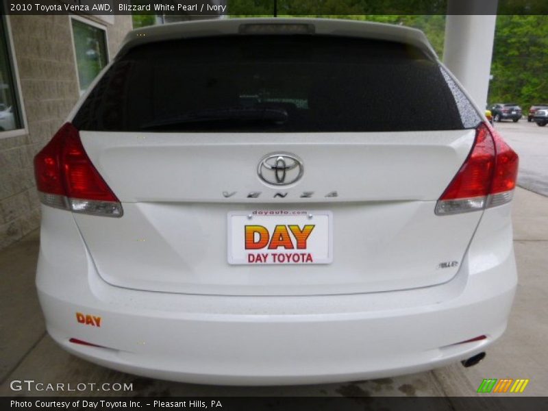 Blizzard White Pearl / Ivory 2010 Toyota Venza AWD