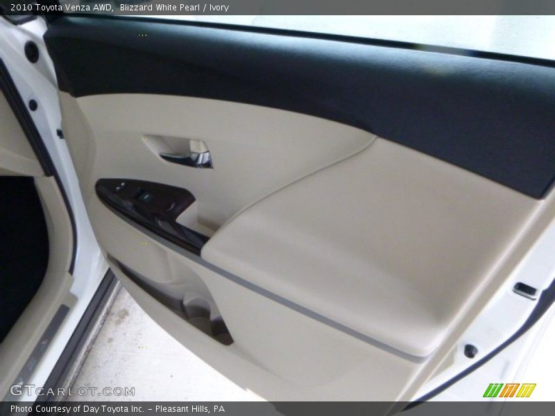 Blizzard White Pearl / Ivory 2010 Toyota Venza AWD