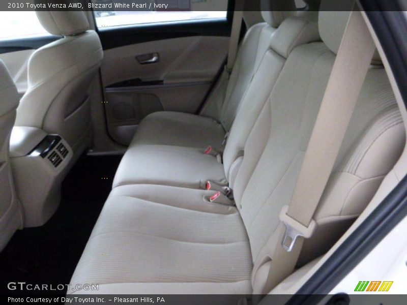 Blizzard White Pearl / Ivory 2010 Toyota Venza AWD