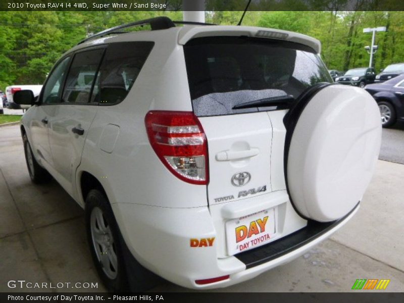 Super White / Sand Beige 2010 Toyota RAV4 I4 4WD