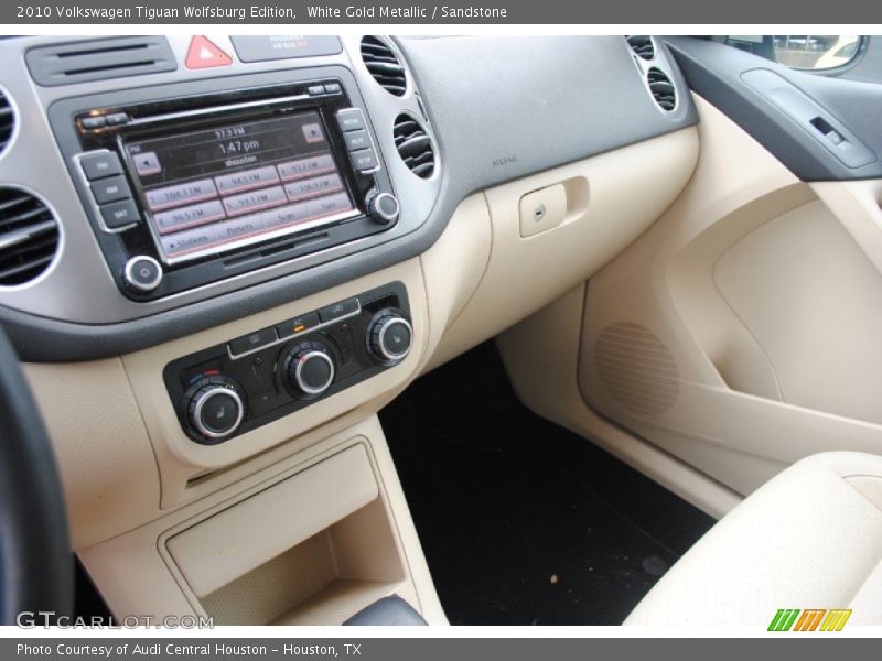 White Gold Metallic / Sandstone 2010 Volkswagen Tiguan Wolfsburg Edition