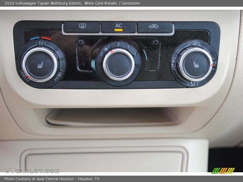 White Gold Metallic / Sandstone 2010 Volkswagen Tiguan Wolfsburg Edition