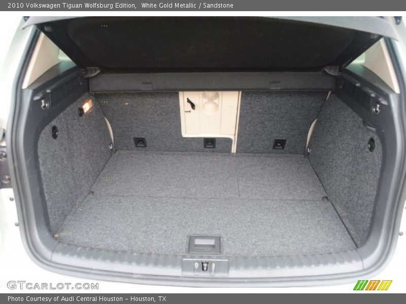 White Gold Metallic / Sandstone 2010 Volkswagen Tiguan Wolfsburg Edition