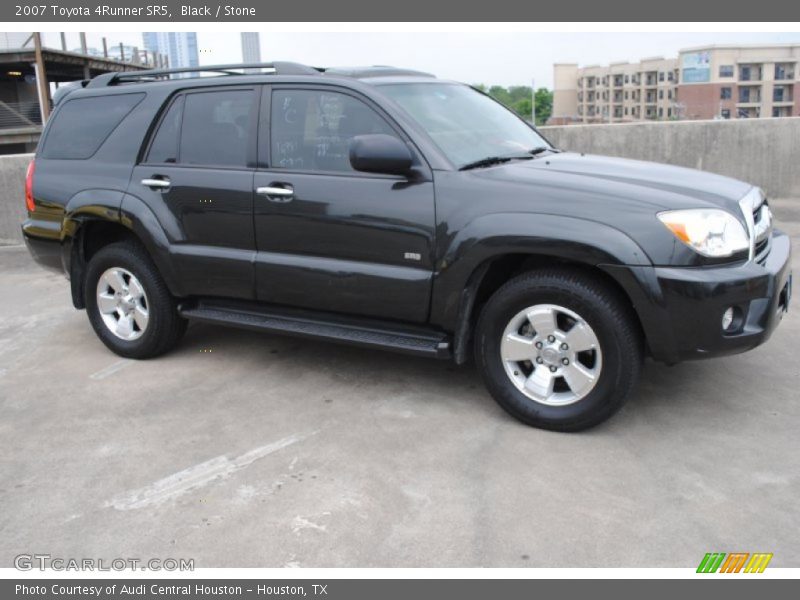 Front 3/4 View of 2007 4Runner SR5