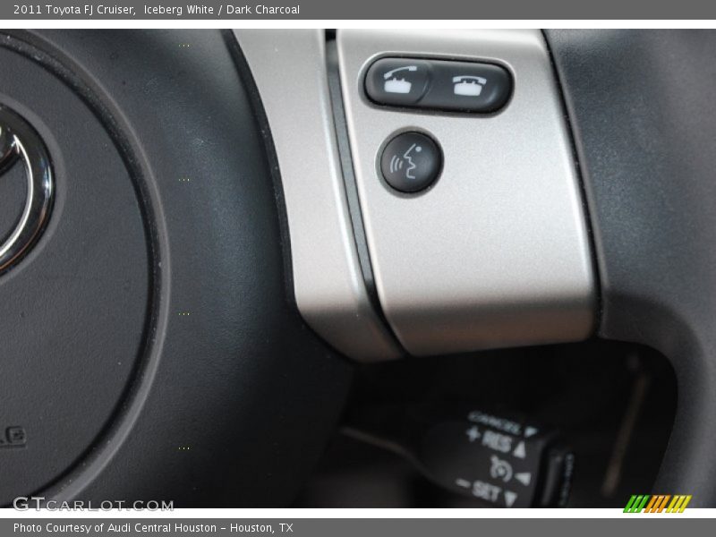 Controls of 2011 FJ Cruiser 