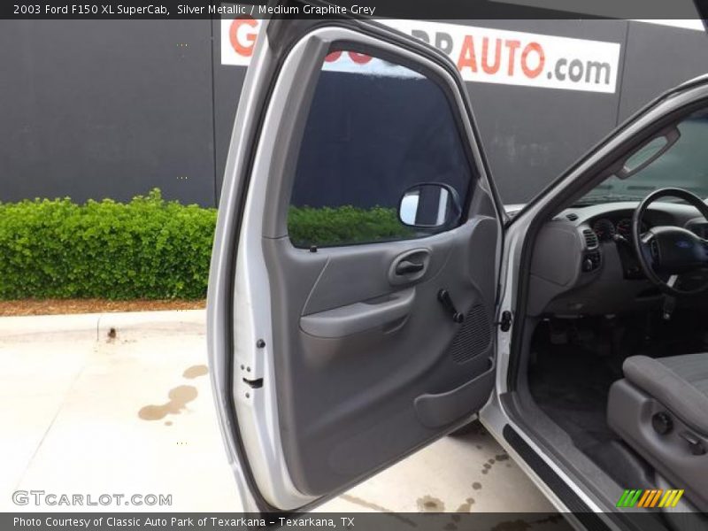 Silver Metallic / Medium Graphite Grey 2003 Ford F150 XL SuperCab
